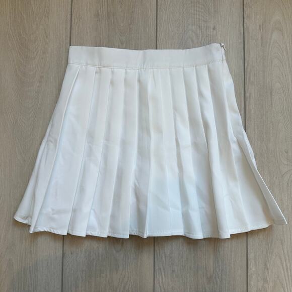 White pleated monogram M high waisted mini skirt small - Picture 2 of 4